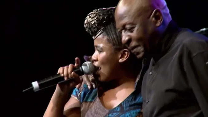Thandiswa Mazwai feat. Tshepo Tshola – Ndilinde Thandiswa Mazwai feat. Tshepo Tshola – Ndilinde